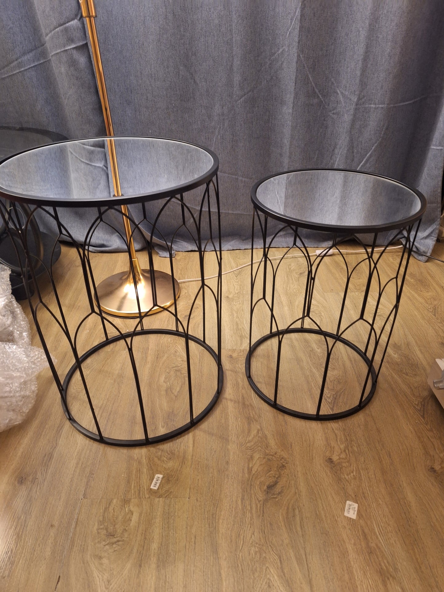 Mesas laterales metal negras con espejos